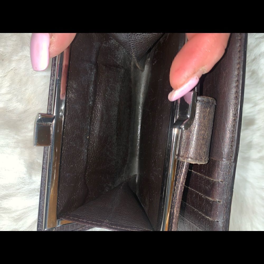 Authentic GUCCI GG Logo Kisslock Wallet - Picture 9 of 13